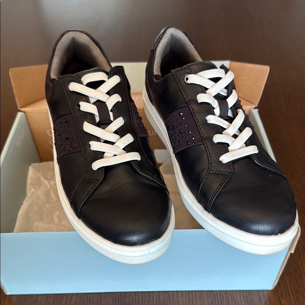 Bzees Happy Friday, Black Minimalist Sneakers with Black Rhinestones